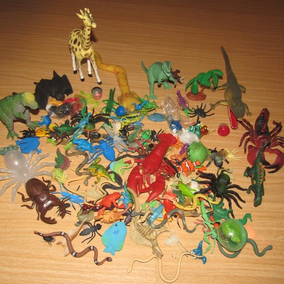 140+ Plastic Animal Figures Dinosaurs Jungle Sea Creatures Insects Spiders Mix - Picture 5 of 5